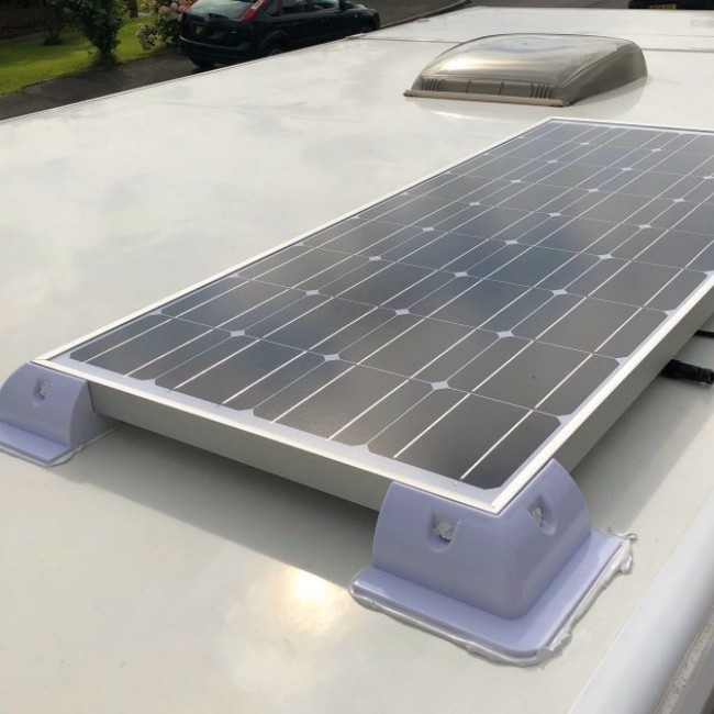 Desfrute da sua viagem com energia solar para caravanas e autocaravanas
