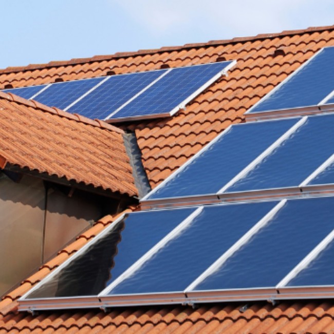 Califórnia reduz subsídios para casas com telhado solar